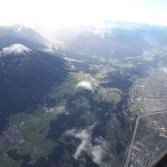 Flugwegposition um 13:41:47: Aufgenommen in der Nähe von Gemeinde Mils, Mils, Österreich in 3924 Meter
